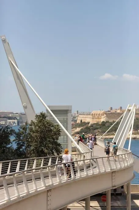 Prime Location Seaview Lux Apartment Sliema