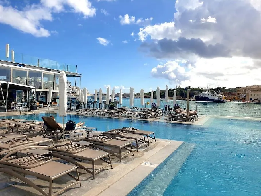 Prime Location Seaview Lux Apartment Sliema 0*,