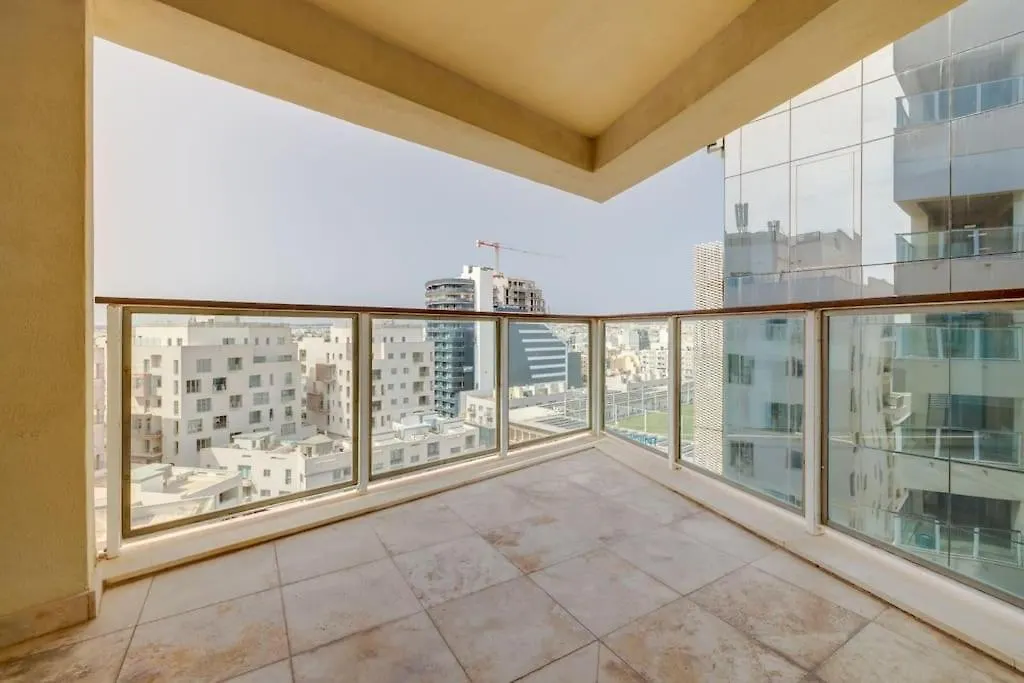 Prime Location Seaview Lux Apartment Sliema