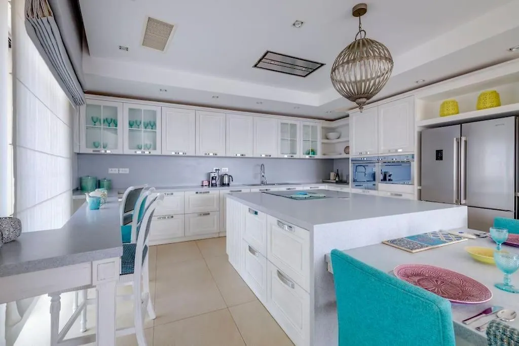 Prime Location Seaview Lux Apartment Sliema