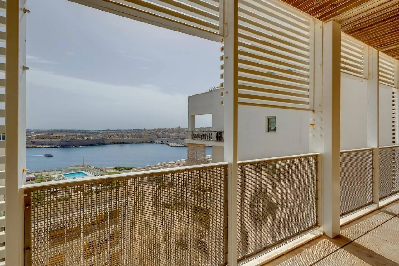 Prime Location Seaview Lux Apartment Sliema