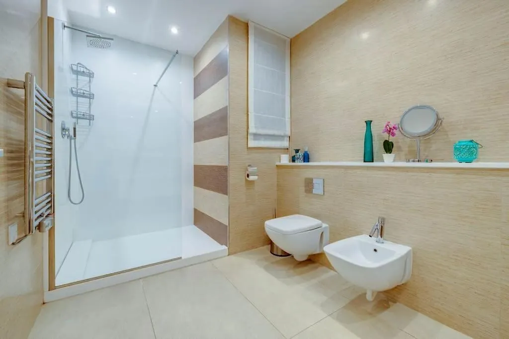 Prime Location Seaview Lux Apartment Sliema