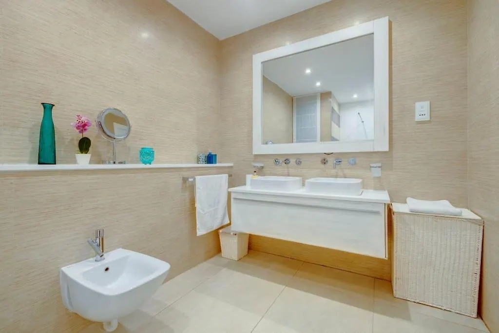 Prime Location Seaview Lux Apartment Sliema