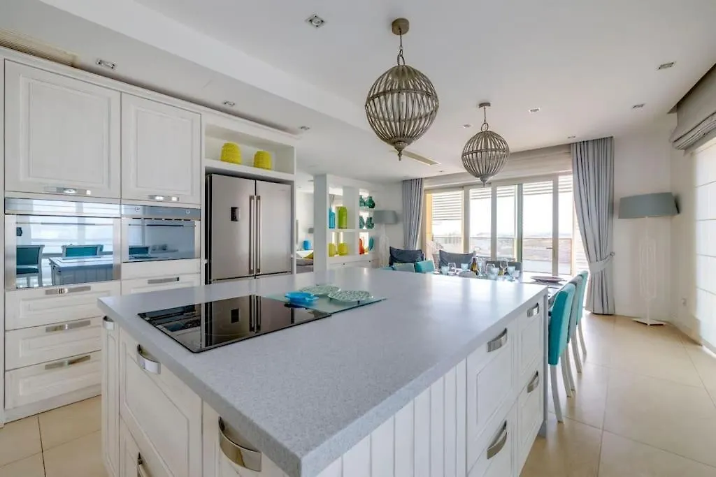 Prime Location Seaview Lux Apartment Sliema