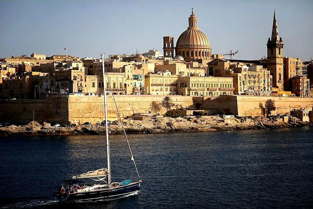 Prime Location Seaview Lux Apartment Sliema